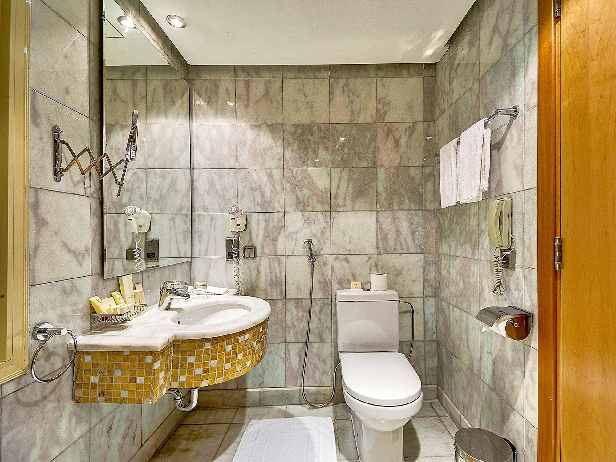 מכה Elaf Al Mashaer Hotel Makkah מראה חיצוני תמונה A bathroom at the hotel