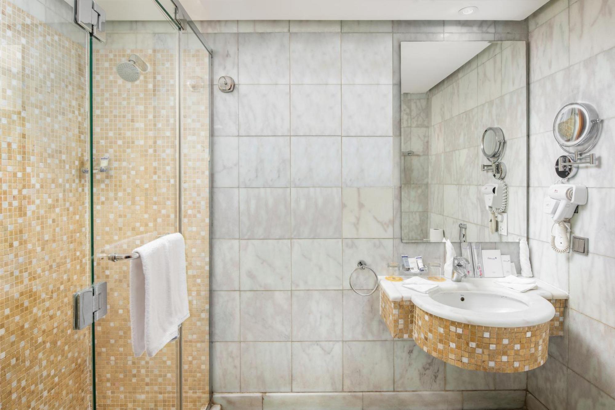 מכה Elaf Al Mashaer Hotel Makkah מראה חיצוני תמונה A bathroom at the hotel