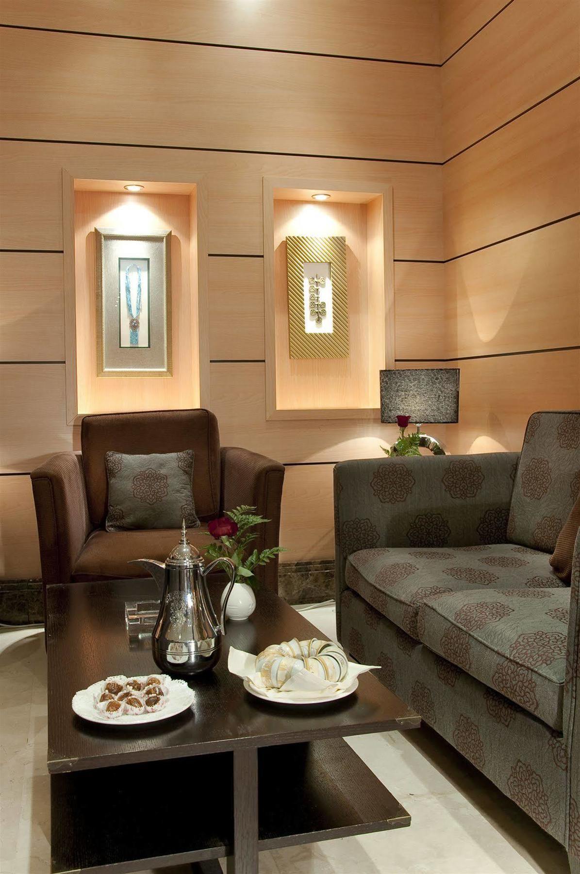 מכה Elaf Al Mashaer Hotel Makkah מראה חיצוני תמונה A living room in a luxury hotel