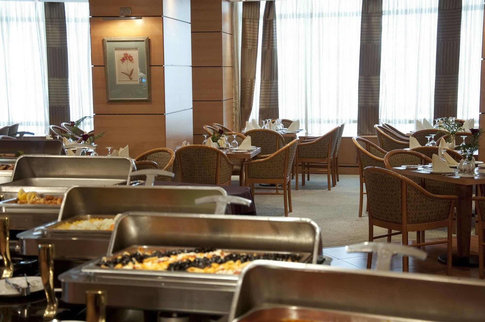 מכה Elaf Al Mashaer Hotel Makkah מראה חיצוני תמונה The hotel's restaurant